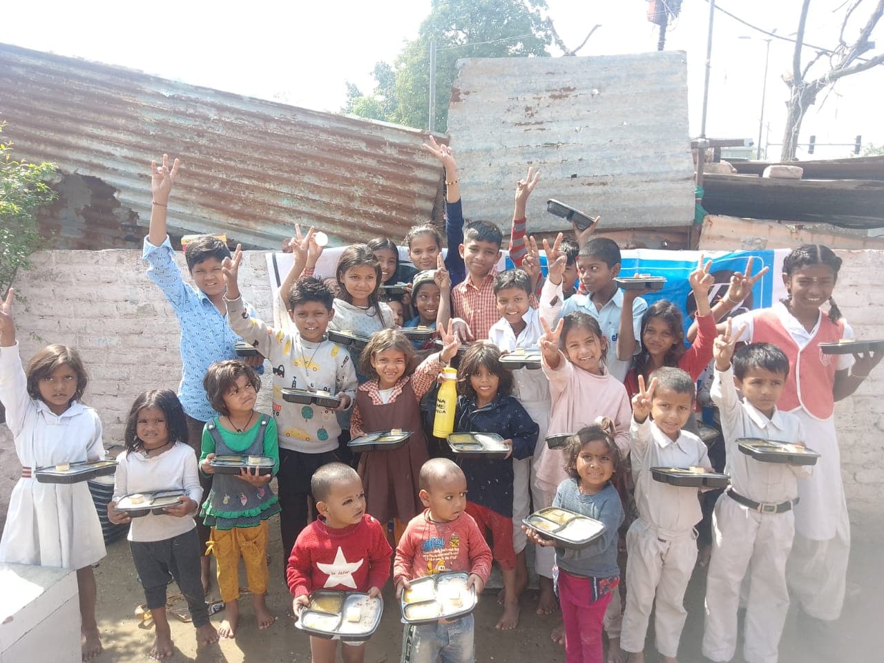 Daily meals for the vulnerable